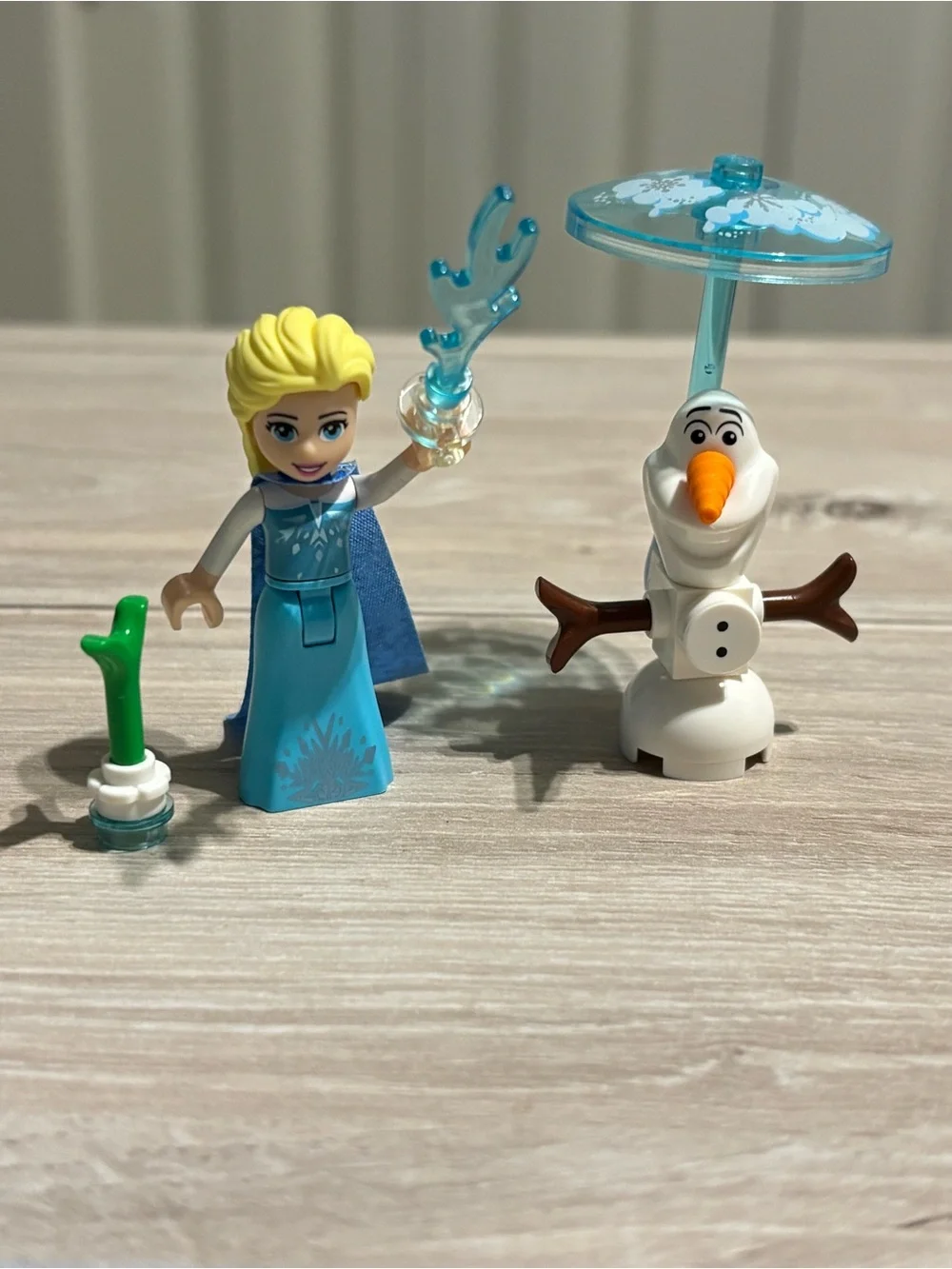 Complete LEGO Disney Frozen 41155 Elsa's Market Adventure - Picture 2 of 7